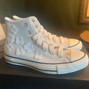 Chuck Taylor All Star Women’s Leather Converse Flowers Limited Edition White